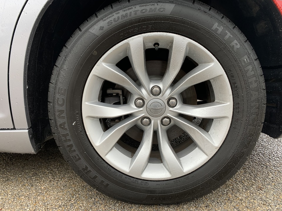 2015 Chrysler 300 Limited RWD
