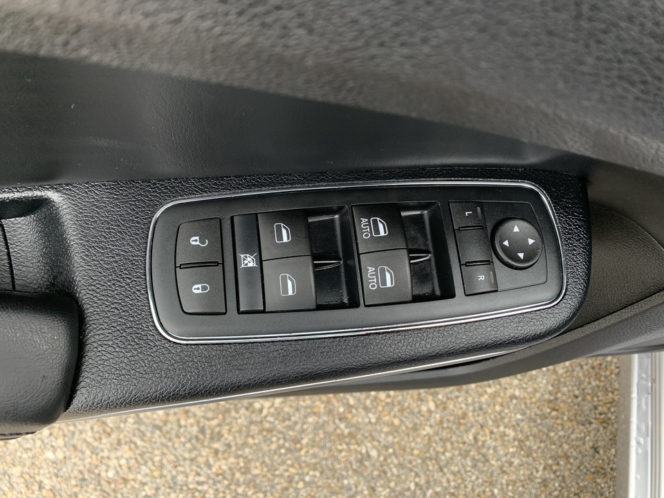 2015 Chrysler 300 Limited RWD