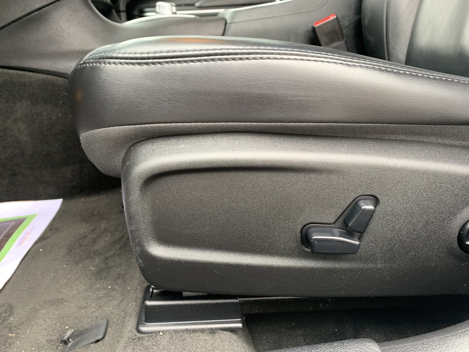 2015 Chrysler 300 Limited RWD