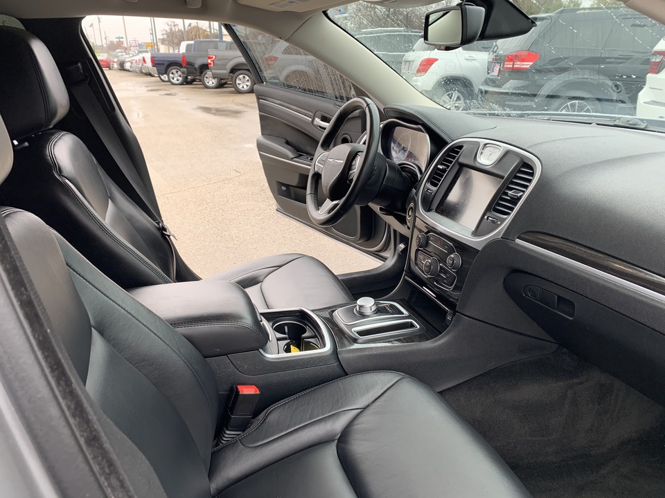 2015 Chrysler 300 Limited RWD