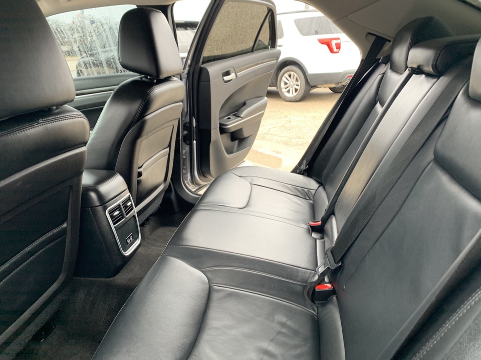 2015 Chrysler 300 Limited RWD