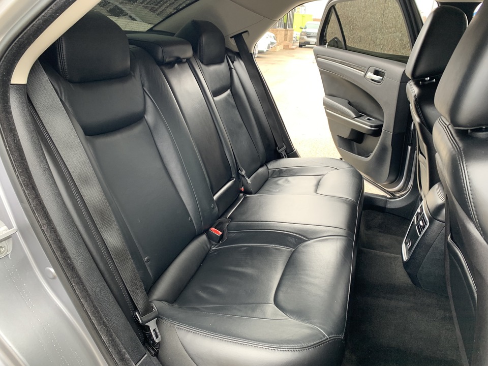 2015 Chrysler 300 Limited RWD