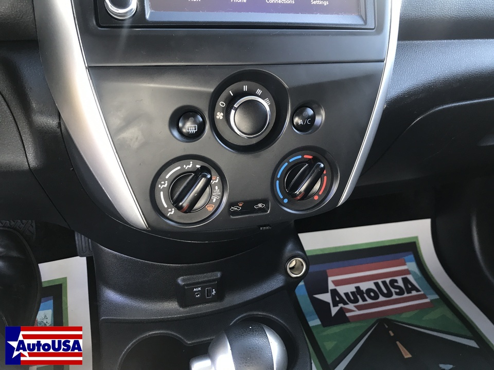 2019 Nissan Versa 1.6 SV Sedan