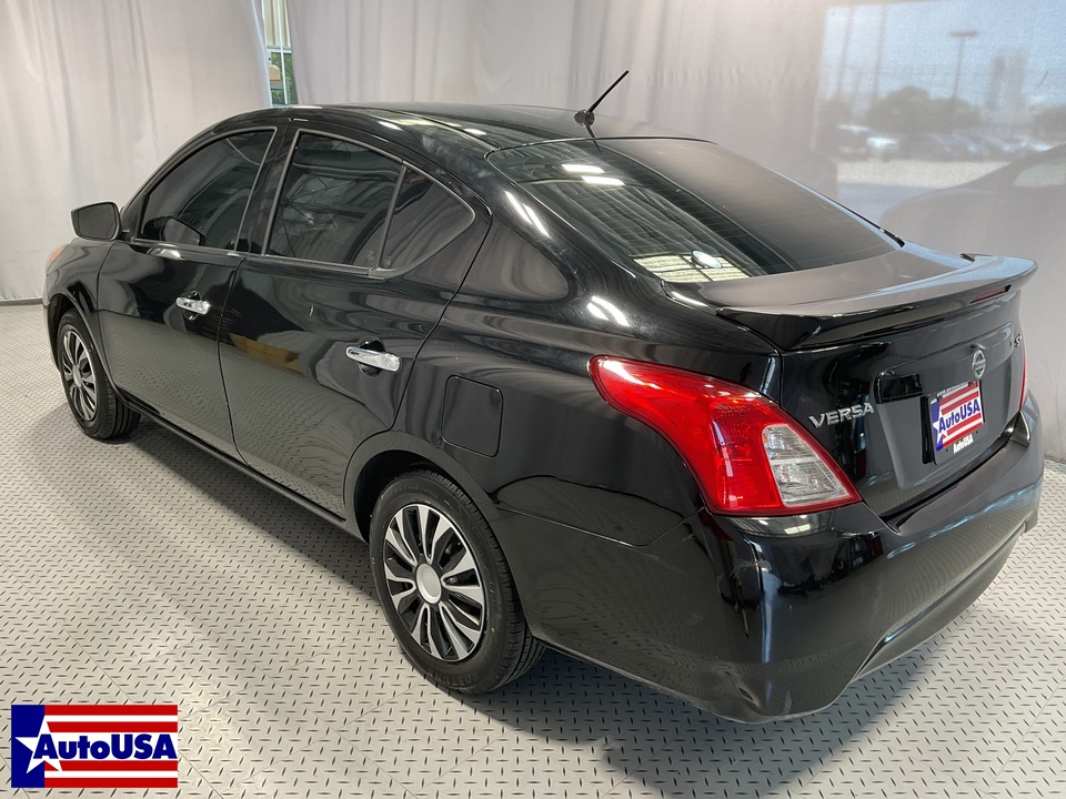 2019 Nissan Versa 1.6 SV Sedan