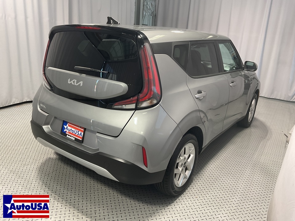 2023 Kia Soul LX CVT