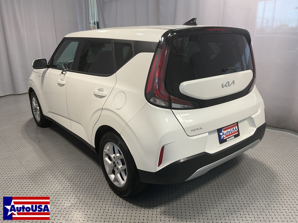 2023 Kia Soul LX CVT