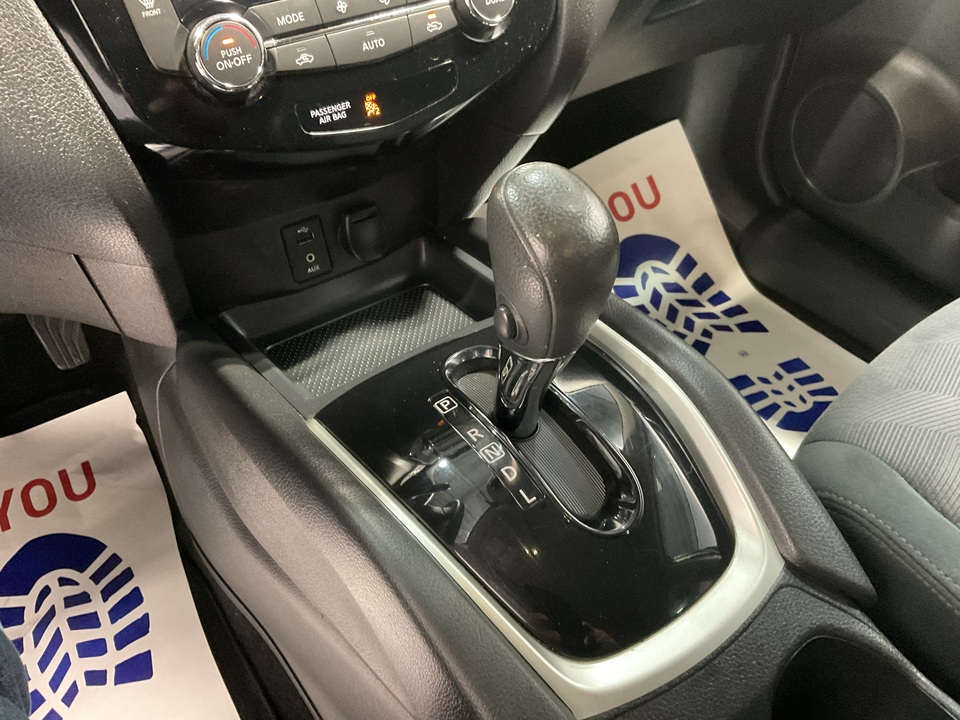 2016 Nissan Rogue SV 2WD