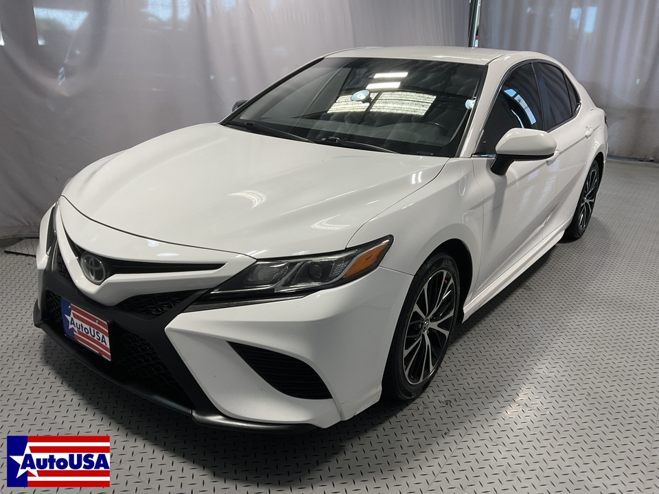 2020 Toyota Camry SE