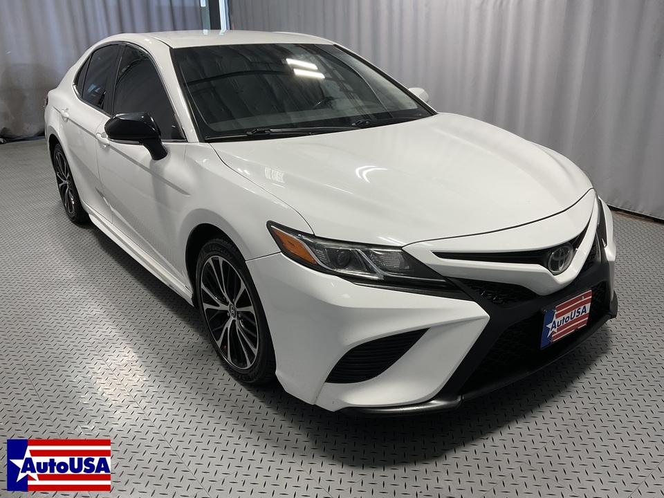 2020 Toyota Camry SE