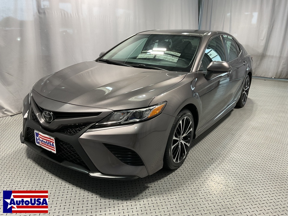 2020 Toyota Camry SE