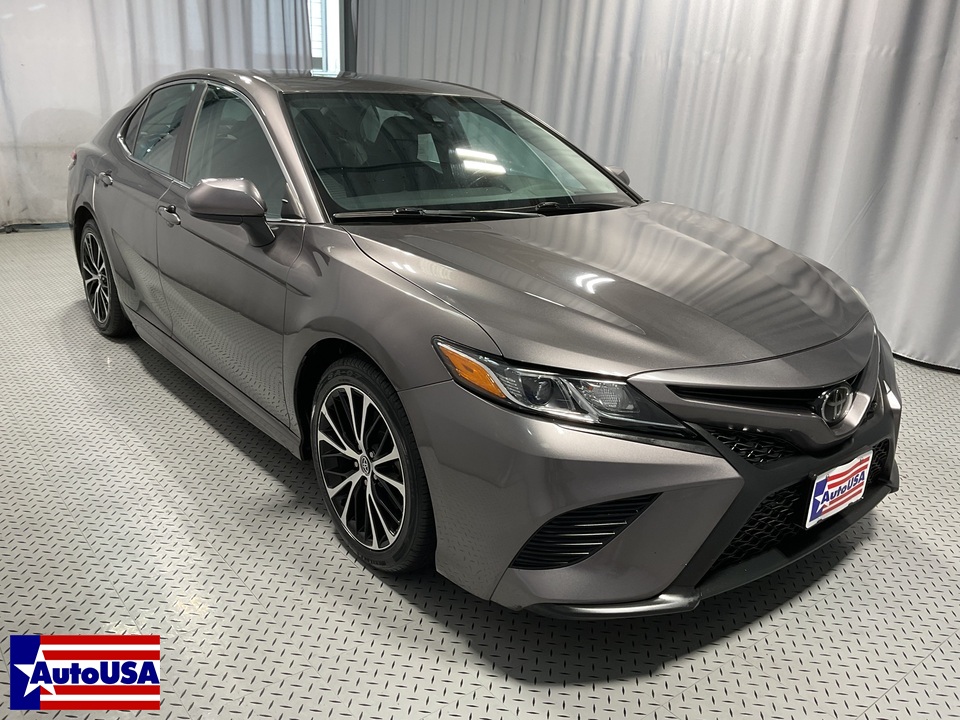 2020 Toyota Camry SE