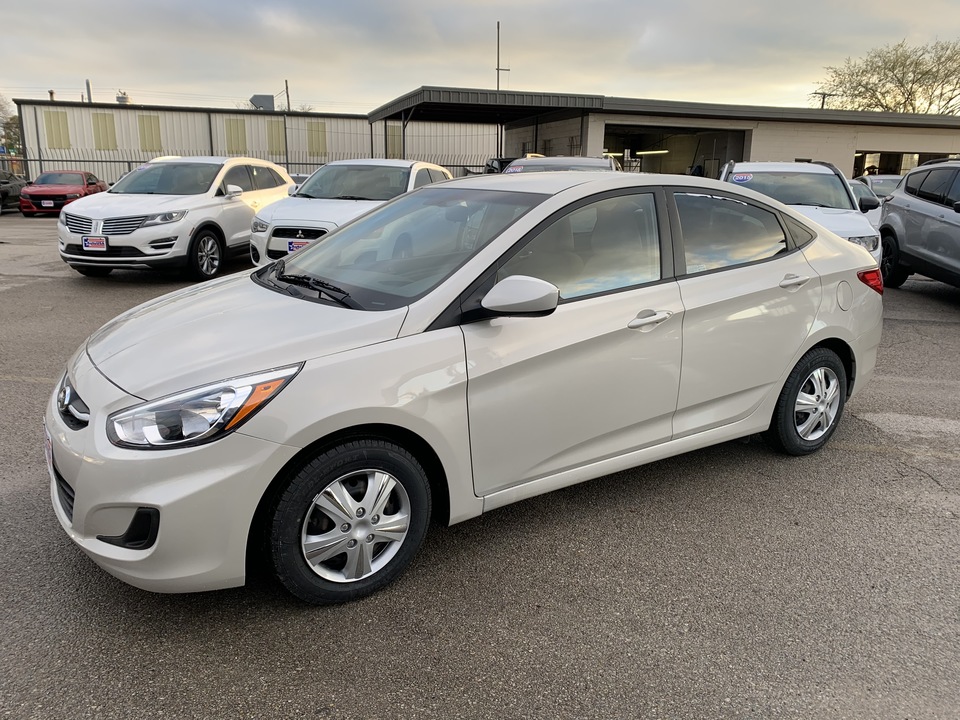 2016 Hyundai Accent SE 4-Door 6A