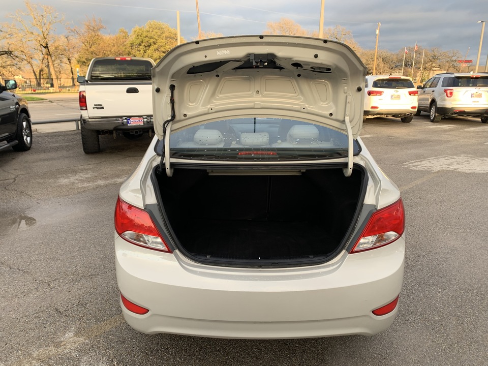 2016 Hyundai Accent SE 4-Door 6A