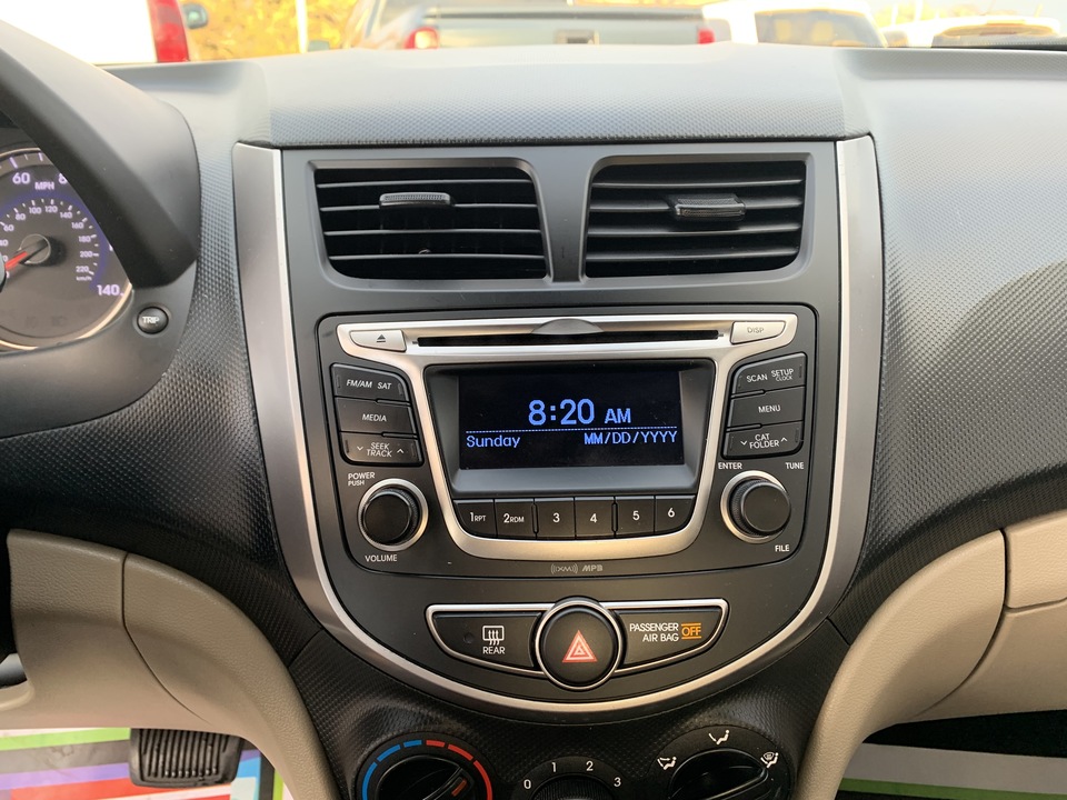 2016 Hyundai Accent SE 4-Door 6A
