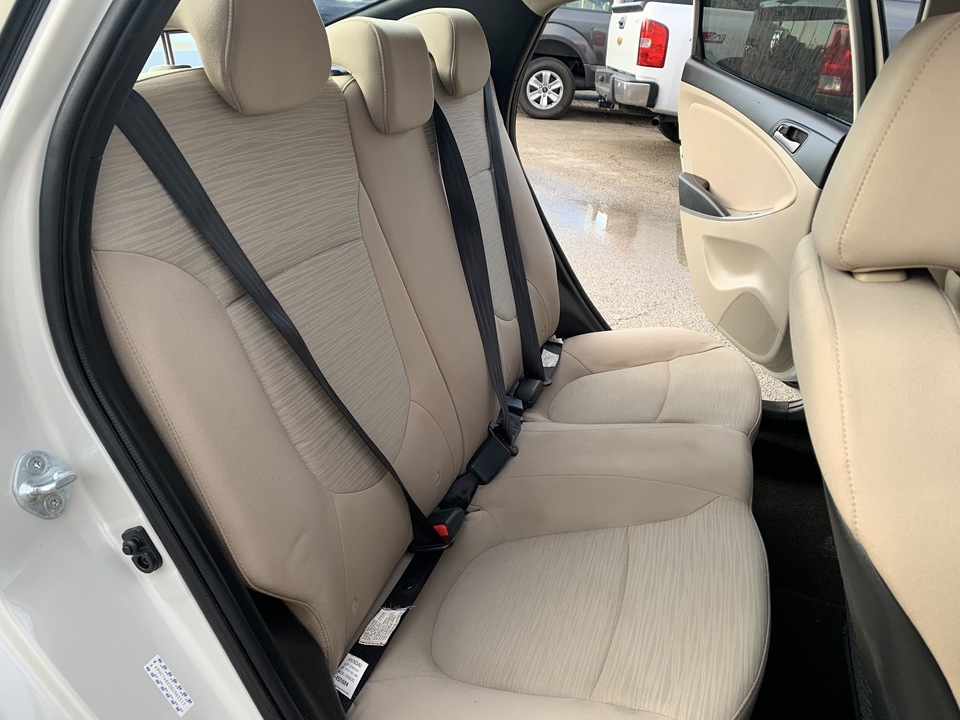 2016 Hyundai Accent SE 4-Door 6A